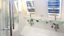 NECKER BELLE -  Shower Room